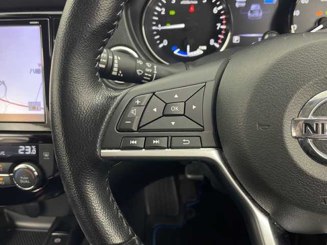 日産 エクストレイル ハイブリッド 20Xi 秋田県 2021(令3)年 6.9万km シャイニングブルー プロパイロット　/純正９インチナビ 【CD/DVD/SD/BT/AUX/HDMI】/フルセグＴＶ /デジタルインナーミラー /ハイビームアシスト/ETC2.0 /電動リアゲート/LEDヘッドライト /純正11インチフリップダウンモニター /全席シートヒーター/ルーフレール/全方位カメラ/ナビ連動ドライブレコーダー/取扱説明書/スマートキー/プッシュスタート/電格ミラー/ステアリングスイッチ/オートライト/ドライブモード切替/プッシュスタート/純正AW/横滑り防止装置/レーンキープアシスト/衝突被害軽減システム/コーナーセンサー