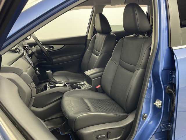 日産 エクストレイル ハイブリッド 20Xi 秋田県 2021(令3)年 6.9万km シャイニングブルー プロパイロット　/純正９インチナビ 【CD/DVD/SD/BT/AUX/HDMI】/フルセグＴＶ /デジタルインナーミラー /ハイビームアシスト/ETC2.0 /電動リアゲート/LEDヘッドライト /純正11インチフリップダウンモニター /全席シートヒーター/ルーフレール/全方位カメラ/ナビ連動ドライブレコーダー/取扱説明書/スマートキー/プッシュスタート/電格ミラー/ステアリングスイッチ/オートライト/ドライブモード切替/プッシュスタート/純正AW/横滑り防止装置/レーンキープアシスト/衝突被害軽減システム/コーナーセンサー