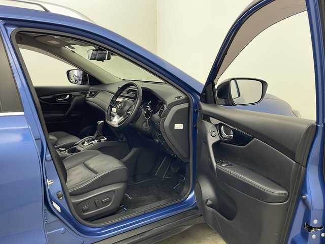 日産 エクストレイル ハイブリッド 20Xi 秋田県 2021(令3)年 6.9万km シャイニングブルー プロパイロット　/純正９インチナビ 【CD/DVD/SD/BT/AUX/HDMI】/フルセグＴＶ /デジタルインナーミラー /ハイビームアシスト/ETC2.0 /電動リアゲート/LEDヘッドライト /純正11インチフリップダウンモニター /全席シートヒーター/ルーフレール/全方位カメラ/ナビ連動ドライブレコーダー/取扱説明書/スマートキー/プッシュスタート/電格ミラー/ステアリングスイッチ/オートライト/ドライブモード切替/プッシュスタート/純正AW/横滑り防止装置/レーンキープアシスト/衝突被害軽減システム/コーナーセンサー