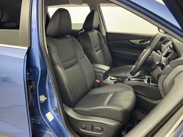 日産 エクストレイル ハイブリッド 20Xi 秋田県 2021(令3)年 6.9万km シャイニングブルー プロパイロット　/純正９インチナビ 【CD/DVD/SD/BT/AUX/HDMI】/フルセグＴＶ /デジタルインナーミラー /ハイビームアシスト/ETC2.0 /電動リアゲート/LEDヘッドライト /純正11インチフリップダウンモニター /全席シートヒーター/ルーフレール/全方位カメラ/ナビ連動ドライブレコーダー/取扱説明書/スマートキー/プッシュスタート/電格ミラー/ステアリングスイッチ/オートライト/ドライブモード切替/プッシュスタート/純正AW/横滑り防止装置/レーンキープアシスト/衝突被害軽減システム/コーナーセンサー