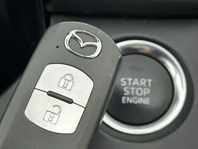 マツダ アテンザ ワゴン XD Lパッケージ 道央・札幌 2015(平27)年 6.9万km ディープクリスタルブルーマイカ ・４WD/・BOSEサウンド/・白レザーシート/・純正SDナビ/・CD/DVD/BT/フルセグ/AUX/USB/・バックカメラ/・ビルトインETC/・防眩ミラー/・HUD/・衝突軽減ブレーキ/・横滑り防止装置/・アダプティブクルーズコントロール/・レーンキープアシスト/・コーナーセンサー/・ブラインドスポットモニター/・アイドリングストップ/・パドルシフト/・LEDヘッドライト/・前後フォグ/・前席パワーシート/・D席シートメモリー/・前席シートヒーター