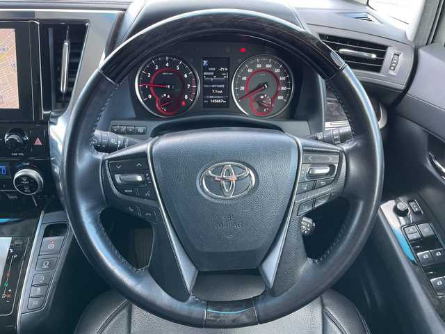 トヨタ ヴェルファイア Z 道央・札幌 2020(令2)年 14.6万km ホワイトパールクリスタルシャイン ４WD/ワンオーナー/純正Dオーディオ/CD/DVD/BT/フルセグ/トヨタセーフティセンス/プリクラッシュセーフティ/横滑り防止装置/レーダークルーズコントロール/レーンキープアシスト/パーキングアシスト/クリアランスソナー/パーキングサポートブレーキ/ロードサインアシスト/バックカメラ/ビルトインETC/ドライブレコーダー/アイドリングストップ/ECOMODE/両側パワースライドドア/レザーシートカバー/革巻きウッドコンビステアリング/ステアリングリモコン/AC100V/MTモード付AT/プッシュスタート/スマートキー/LEDヘッドライト/オートライト/オートマチックハイビーム/フォグランプ/電動格納ミラー/ウィンカーミラー/純正フロアマット/ドアバイザー/スペアキー