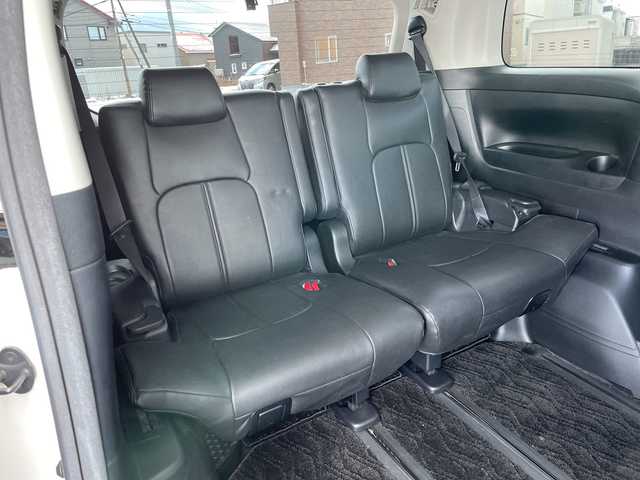 トヨタ ヴェルファイア Z 道央・札幌 2020(令2)年 14.6万km ホワイトパールクリスタルシャイン ４WD/ワンオーナー/純正Dオーディオ/CD/DVD/BT/フルセグ/トヨタセーフティセンス/プリクラッシュセーフティ/横滑り防止装置/レーダークルーズコントロール/レーンキープアシスト/パーキングアシスト/クリアランスソナー/パーキングサポートブレーキ/ロードサインアシスト/バックカメラ/ビルトインETC/ドライブレコーダー/アイドリングストップ/ECOMODE/両側パワースライドドア/レザーシートカバー/革巻きウッドコンビステアリング/ステアリングリモコン/AC100V/MTモード付AT/プッシュスタート/スマートキー/LEDヘッドライト/オートライト/オートマチックハイビーム/フォグランプ/電動格納ミラー/ウィンカーミラー/純正フロアマット/ドアバイザー/スペアキー