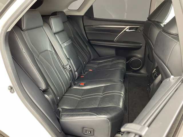 レクサス ＲＸ 200t バージョンL 兵庫県 2016(平28)年 6.7万km ソニッククォーツ ・パノラミックルーフ/・LEXUSsafety/・プリクラッシュセーフティ/・レーダークルーズコントロール/・オートマチックハイビーム/・リヤクロストラフィックアラート/・ブラインドスポットモニター/・クリアランスソナー/・純正12.3インチナビ＆TV＆BT＆USB＆DVD＆BD/・パノラマミックビューモニター/・ビルトインETC2.0/・レザーシート/・前席パワーシート/・全席シートヒーター/・前席シートベンチレーション/・純正20インチアルミホイール/・スマートキー/・パワーバックドア/・3眼LEDヘッドライト/・LEDフォグランプ/・オートライト/・ヘッドアップディスプレイ/・AC100V電源/・ステアリングヒーター/・ステアリングスイッチ