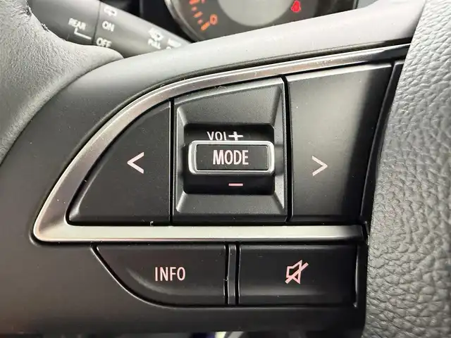 スズキ ジムニー XC 愛知県 2025(令7)年 0.1千km ジャングルグリーン 純正ディスプレイオーディオ/（Bluetooth/AM/FM/USB入力）/バックカメラ/シートヒーター/電動格納ミラー/フルフラット/LEDライト/ステアリングリモコン/ダウンヒルアシスト/コーナーセンサー/アダプティブクルーズコントロール/衝突軽減システム/純正AW