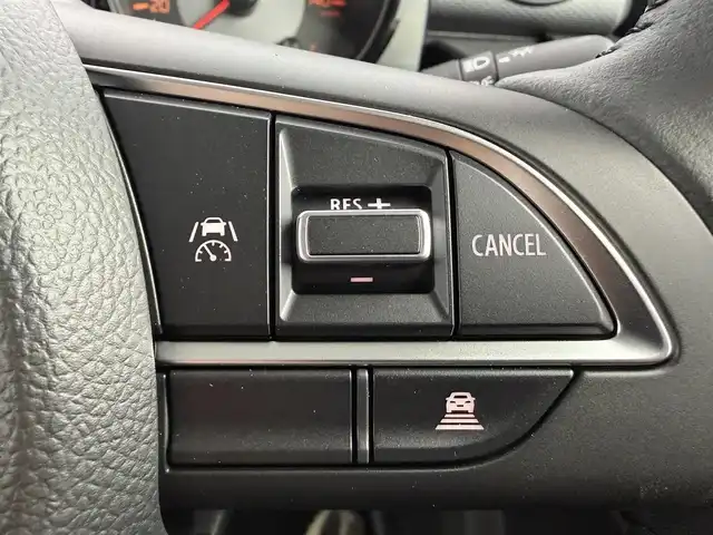 スズキ ジムニー XC 愛知県 2025(令7)年 0.1千km ジャングルグリーン 純正ディスプレイオーディオ/（Bluetooth/AM/FM/USB入力）/バックカメラ/シートヒーター/電動格納ミラー/フルフラット/LEDライト/ステアリングリモコン/ダウンヒルアシスト/コーナーセンサー/アダプティブクルーズコントロール/衝突軽減システム/純正AW