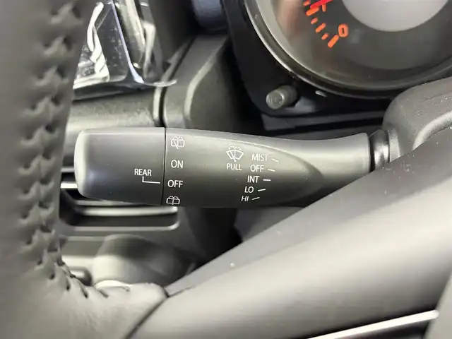 スズキ ジムニー XC 愛知県 2025(令7)年 0.1千km ジャングルグリーン 純正ディスプレイオーディオ/（Bluetooth/AM/FM/USB入力）/バックカメラ/シートヒーター/電動格納ミラー/フルフラット/LEDライト/ステアリングリモコン/ダウンヒルアシスト/コーナーセンサー/アダプティブクルーズコントロール/衝突軽減システム/純正AW