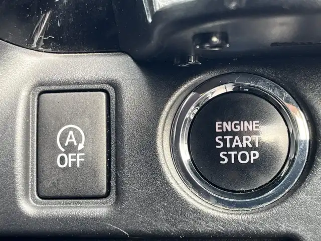 トヨタ ヴォクシー ZS 煌 奈良県 2018(平30)年 6.4万km ブラック トヨタセーフティ　/両側パワースライド　/カロッツェリアサイバーフルセグナビ９インチ　/【ＡＶＩＣ－ＣＥ９０１ＶＯ】　/純正AW　205/60/R16　/純正フロアマット　/３列シート　/８人乗り仕様　/ETC