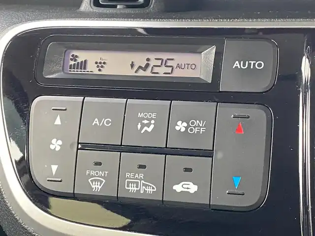 ホンダ Ｎ ＢＯＸ 岐阜県 2017(平29)年 3万km プレミアムホワイトパールⅡ 両側パワースライドドア/バックカメラ/純正ナビ　CD/DVD/ハーフレザーシート/LEDヘッドライト/ステアリングスイッチ/クルーズコントロール/アイドリングストップ/取扱説明書/保証書/スペアキー/ETC/純正フロアマット