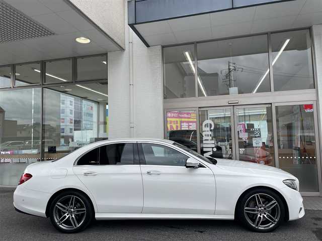 メルセデス・ベンツ Ｅ２２０ｄ ローレウスエディション 愛知県 2020(令2)年 7.1万km ポーラホワイト /禁煙//正規ディーラー車//AMGライン　//エアバランスパッケージ//エクスクルーシブパッケージ//レーダーセーフティパッケージ//ブルメスターサウンド　//純正19AW//メーカーナビ　//フルセグ/USB/SD//AndroidAuto/AppleCarPlay//全方位カメラ　//ETC2.0　//前後ドラレコ//デジタルルームミラー　//パワーバックドア//黒革　//前後シートヒーター　//メモリ付パワーシート//BSA/LCA/ACC/HUD/パーキングアシスト//アテンションアシスト/ブレーキアシスト//アイドリングストップ　//革巻きステアリング//ステアリングスイッチ//パドルシフト//アンビエントライト//オートリトラミラー //LEDオートライト //純正マット//保証書　//取説　//ディーラー記録簿　//スペアキー