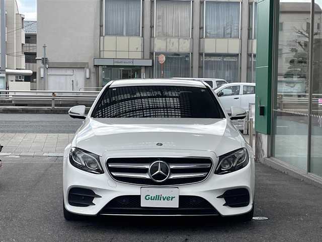 メルセデス・ベンツ Ｅ２２０ｄ ローレウスエディション 愛知県 2020(令2)年 7.1万km ポーラホワイト /禁煙//正規ディーラー車//AMGライン　//エアバランスパッケージ//エクスクルーシブパッケージ//レーダーセーフティパッケージ//ブルメスターサウンド　//純正19AW//メーカーナビ　//フルセグ/USB/SD//AndroidAuto/AppleCarPlay//全方位カメラ　//ETC2.0　//前後ドラレコ//デジタルルームミラー　//パワーバックドア//黒革　//前後シートヒーター　//メモリ付パワーシート//BSA/LCA/ACC/HUD/パーキングアシスト//アテンションアシスト/ブレーキアシスト//アイドリングストップ　//革巻きステアリング//ステアリングスイッチ//パドルシフト//アンビエントライト//オートリトラミラー //LEDオートライト //純正マット//保証書　//取説　//ディーラー記録簿　//スペアキー