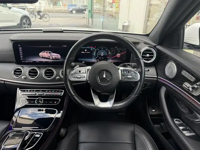 メルセデス・ベンツ Ｅ２２０ｄ ローレウスエディション 愛知県 2020(令2)年 7.1万km ポーラホワイト /禁煙//正規ディーラー車//AMGライン　//エアバランスパッケージ//エクスクルーシブパッケージ//レーダーセーフティパッケージ//ブルメスターサウンド　//純正19AW//メーカーナビ　//フルセグ/USB/SD//AndroidAuto/AppleCarPlay//全方位カメラ　//ETC2.0　//前後ドラレコ//デジタルルームミラー　//パワーバックドア//黒革　//前後シートヒーター　//メモリ付パワーシート//BSA/LCA/ACC/HUD/パーキングアシスト//アテンションアシスト/ブレーキアシスト//アイドリングストップ　//革巻きステアリング//ステアリングスイッチ//パドルシフト//アンビエントライト//オートリトラミラー //LEDオートライト //純正マット//保証書　//取説　//ディーラー記録簿　//スペアキー