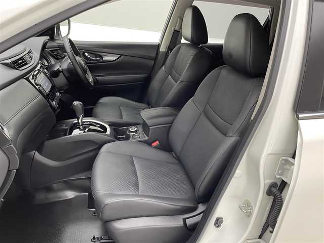 日産 エクストレイル ハイブリッド 20Xi 愛知県 2018(平30)年 5.5万km ブリリアントホワイトパール 純正SDナビ/（CD/DVD/フルセグTV）/バックカメラ/アラウンドビューモニター/プロパイロット/エマージェンシーブレーキ/ブラインドスポットモニター/アダクティブクルーズコントロール/コーナーセンサー（前後）/横滑り防止装置/レーンキープアシスト/衝突軽減システム/インテリジェントルームミラー/パワーバックドア/カプロンシート/全席シートヒーター/ビルトインETC/LEDヘッドライト/フォグランプ/4WD/ドライブレコーダー（前後）/TVキット/純正17インチアルミホイール/スマートキー