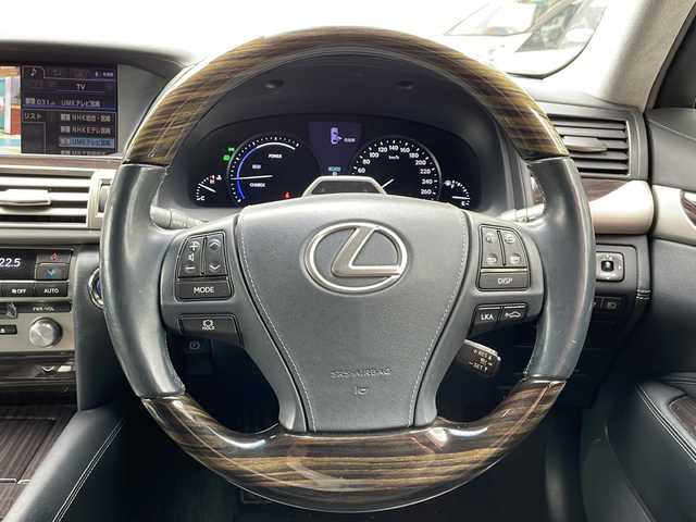 レクサス ＬＳ 600hL エグゼクティブP 宮崎県 2013(平25)年 12.2万km ブラック 純正ナビ/ETC/バックカメラ/レーダークルーズコントロール/レーンキープアシスト/ＢＳＭ/ステアリングヒーター/エアシート/コーナーセンサー/リアサンシェード/サンルーフ/パワートランク/マークレビンソンサウンドシステム/保証書/取扱説明書