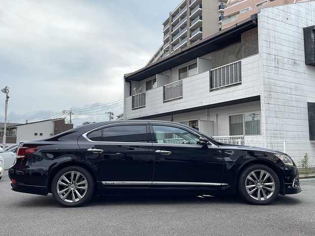 レクサス ＬＳ 600hL エグゼクティブP 宮崎県 2013(平25)年 12.2万km ブラック 純正ナビ/ETC/バックカメラ/レーダークルーズコントロール/レーンキープアシスト/ＢＳＭ/ステアリングヒーター/エアシート/コーナーセンサー/リアサンシェード/サンルーフ/パワートランク/マークレビンソンサウンドシステム/保証書/取扱説明書
