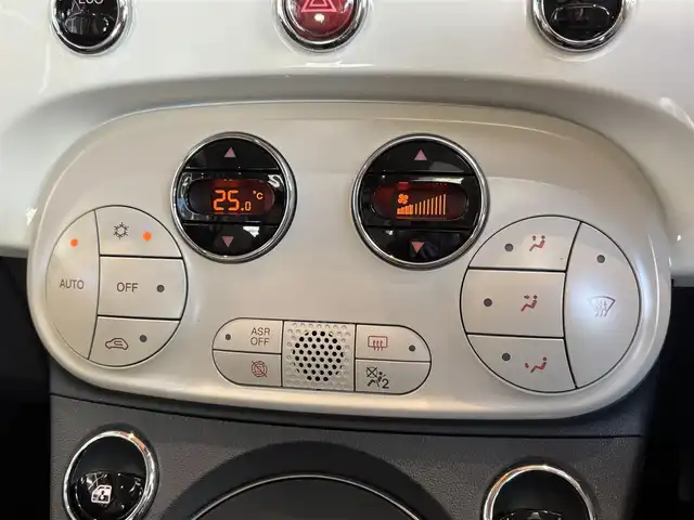 フィアット ５００ ツインエア ラウンジ 宮城県 2016(平28)年 2.6万km ボサノバホワイト 社外SDナビ/フルセグTV/CD/DVD再生/Bluetooth接続/ハーフレザー(白)/アイドリングストップ/オートエアコン/ステアリングスイッチ/革巻きステアリング/キセノンヘッドライト/フロントフォグ/ETC/ガラスルーフ/純正15インチAW/スペアキー×１