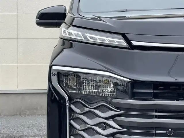 トヨタ ヴォクシー S－Z 茨城県 2022(令4)年 2.4万km アティチュードブラックマイカ 革巻きステアリング/10インチナビ機能付きDA/DVDプレイヤー/バックカメラ/純正ドライブレコーダー/両側パワースライドドア/ハーフレザーシート/シートヒーター/USB/HDMI/トヨタセーフティセンス/レーダークルーズコントロール/LEDヘッドライト/ETC