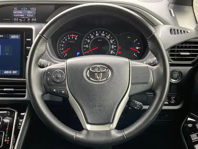 トヨタ ヴォクシー ZS 煌Ⅲ 千葉県 2021(令3)年 3.4万km イナズマスパーキングブラックガラスフレーク 純正10インチナビ/(フルセグTV/BT/CD/DVD/FM/AM)/バックカメラ/モデリスタエアロ/衝突被害軽減システム/車線逸脱警報/クルーズコントロール/純正フリップダウンモニター/ハーフレザーシート/両側パワースライドドア/横滑り防止装置/ETC/アイドリングストップ/LEDヘッドライト/フォグランプ/オートライト/ウィンカーミラー/電動格納ミラー/純正16インチAW/シートリフター/プッシュスタート/スマートキー/スペアキー/フロアマット/ドアバイザー/取扱説明書/保証書