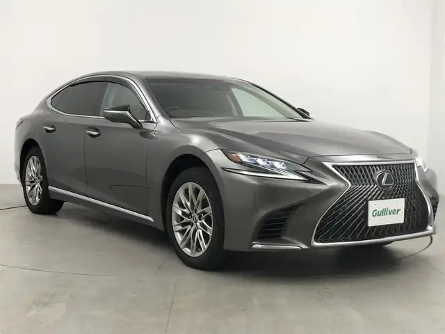 レクサス ＬＳ 500 バージョンL 愛知県 2018(平30)年 6.9万km マンガンラスター オプションボディカラー（マンガンラスター）/ムーンルーフ/純正フロアマット/予防安全パッケージ/　　・衝突被害軽減ブレーキ/　　・フロントクロストラフィックアラート/　　・車線はみ出しアラート/　　・ハンドル操作サポート/　　・レーンチェンジアシスト/　　・追従ドライブ支援機能/　　・自動ハイビーム/　　・標識読み取りディスプレイ/　　・発進遅れ告知機能/　　・ドライバー異常時対応システム/　　・ドライバーモニター連携/　　・プロアクティブドライビングアシスト/ブラインドスポットモニター/パノラミックビューモニター /三眼フルLEDヘッドランプ/ITS Connect/HUD/ステアリングリモコン/パドルシフト/パワーシート/シートメモリ/シートヒーター/エアシート/レーダー探知機/スマートキー