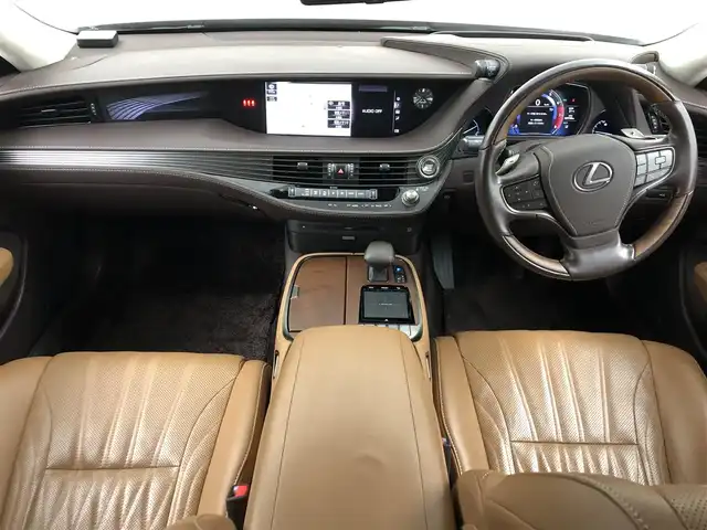 レクサス ＬＳ 500 バージョンL 愛知県 2018(平30)年 6.9万km マンガンラスター オプションボディカラー（マンガンラスター）/ムーンルーフ/純正フロアマット/予防安全パッケージ/　　・衝突被害軽減ブレーキ/　　・フロントクロストラフィックアラート/　　・車線はみ出しアラート/　　・ハンドル操作サポート/　　・レーンチェンジアシスト/　　・追従ドライブ支援機能/　　・自動ハイビーム/　　・標識読み取りディスプレイ/　　・発進遅れ告知機能/　　・ドライバー異常時対応システム/　　・ドライバーモニター連携/　　・プロアクティブドライビングアシスト/ブラインドスポットモニター/パノラミックビューモニター /三眼フルLEDヘッドランプ/ITS Connect/HUD/ステアリングリモコン/パドルシフト/パワーシート/シートメモリ/シートヒーター/エアシート/レーダー探知機/スマートキー