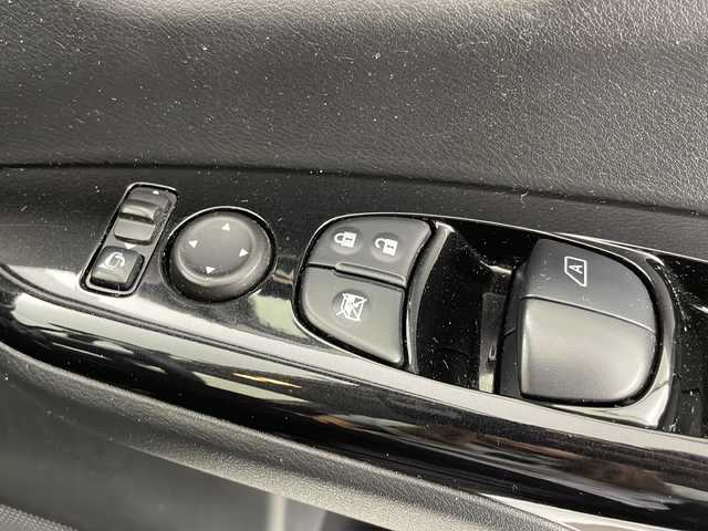 日産 セレナ オーテック セーフティパッケージ 千葉県 2019(平31)年 4.6万km ブリリアントホワイトパール 禁煙車　/衝突軽減システム　/アルパイン１１型ナビ　/ＡＭ　ＦＭ　ＣＤ　ＤＶＤ　ＢＴ　フルセグ　/後席モニター　/全周囲カメラ　/プロパイロット　/両側電動スライドドア　/レーンキープアシスト　/標識検知機能　/コーナーセンサー/デジタルインナーミラー/電格ミラー/LEDヘッドライト/オートライト/電子パーキング/ブレーキホールド/ETC/ステアリングリモコン