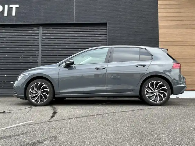 フォルクスワーゲン ＶＷ ゴルフ TDI アクティブアドバンス 宮崎県 2022(令4)年 3.4万km グレー 純正メモリナビ/・Bluetooth/・フルセグテレビ /・アップルカープレイ /・アンドロイドオート/・ミラーリンク/衝突軽減ブレーキ/ETC/バックカメラ/・コーナーセンサー/アクティブクルーズコントロール/・レーンキープ /・ブラインドスポット/純正ドライブレコーダー/DN席シートヒーター/LEDヘッドライト/・オートライト/・オートハイビーム/ハンドルヒーター/アンビエントライト/ヘッドアップディスプレイ/ワイヤレスチャージ/スマートキー/純正17インチアルミホイール