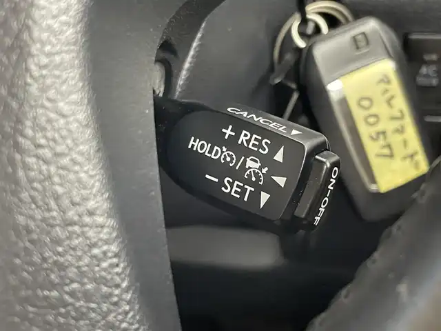 トヨタ アルファードハイブリット G Fパッケージ 埼玉県 2018(平30)年 3.5万km ホワイトパールクリスタルシャイン ４WD/純正メーカーオプションナビ/CD/DVD/Bluetooth/フルセグ/後席用フリップダウンモニター/デジタルインナーミラー/パノラミックビューモニター/トヨタセーフティセンス/・プリクラッシュセーフティ/・レーントレーシングアシスト/・レーダークルーズコントロール/・ロードサインアシスト/・オートマチックハイビーム/ブラインドスポットモニター/先行車発進告知/ビルトインETC2.0/パワーバックドア/レザーシート/前席パワーシート/前席シートヒーター/エアシート/純正17インチAW/オートライト/２限LEDヘッドライト/社外AW付きスタッドレスタイヤ４本積込