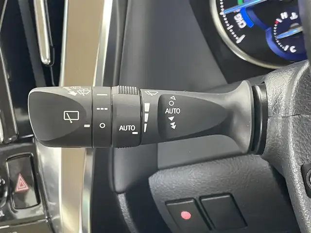トヨタ アルファードハイブリット G Fパッケージ 埼玉県 2018(平30)年 3.5万km ホワイトパールクリスタルシャイン ４WD/純正メーカーオプションナビ/CD/DVD/Bluetooth/フルセグ/後席用フリップダウンモニター/デジタルインナーミラー/パノラミックビューモニター/トヨタセーフティセンス/・プリクラッシュセーフティ/・レーントレーシングアシスト/・レーダークルーズコントロール/・ロードサインアシスト/・オートマチックハイビーム/ブラインドスポットモニター/先行車発進告知/ビルトインETC2.0/パワーバックドア/レザーシート/前席パワーシート/前席シートヒーター/エアシート/純正17インチAW/オートライト/２限LEDヘッドライト/社外AW付きスタッドレスタイヤ４本積込