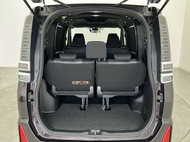 トヨタ ヴォクシー ZS 煌 宮城県 2018(平30)年 7.1万km ボルドーマイカメタリック Toyota Safety Sense /・プリクラッシュセーフティ/・レーンディパーチャーアラート/・オートマチックハイビーム/クルーズコントロール/純正10インチSDナビ/・BT.CD.DVD.USB.SD.HDMI/バックカメラ/フルセグTV/両側パワースライドドア/純正12.1インチフリップダウンモニター/ドライブレコーダー（F）/ビルトインETC/ステアリングスイッチ/LEDヘッドライト/LEDフォグライト/プッシュスタート/スマートキー/アイドリングストップ/社外フロアマット/純正16インチAW/ロールサンシェード/シートバックテーブル