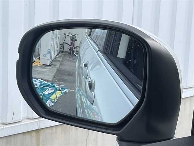 ホンダ オデッセイ アブソルート EX 熊本県 2022(令4)年 4万km パール 純正10インチナビ（VXU-227DYi）/・フルセグTV/Bluetooth/DVD/CD/HDMI/純正12.8型フリップダウンモニター/全周囲カメラ/両側パワースライドドア/パワーテールゲート/シートヒーター/純正前後ドライブレコーダー/前後コーナーセンサー/ビルトインETC2.0/純正18インチアルミホイール/純正フロアマット/純正ドアバイザー/ホンダセンシング/・標識認識システム/・CMBS（衝突軽減システム）/・ACC先行車検知音/・先行車発信警報/・路外逸脱抑制システム/・レーンキープアシストシステム/・ブラインドスポットシステム