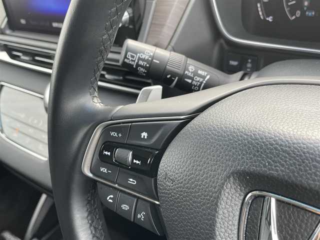 ホンダ オデッセイ アブソルート EX 熊本県 2022(令4)年 4万km パール 純正10インチナビ（VXU-227DYi）/・フルセグTV/Bluetooth/DVD/CD/HDMI/純正12.8型フリップダウンモニター/全周囲カメラ/両側パワースライドドア/パワーテールゲート/シートヒーター/純正前後ドライブレコーダー/前後コーナーセンサー/ビルトインETC2.0/純正18インチアルミホイール/純正フロアマット/純正ドアバイザー/ホンダセンシング/・標識認識システム/・CMBS（衝突軽減システム）/・ACC先行車検知音/・先行車発信警報/・路外逸脱抑制システム/・レーンキープアシストシステム/・ブラインドスポットシステム