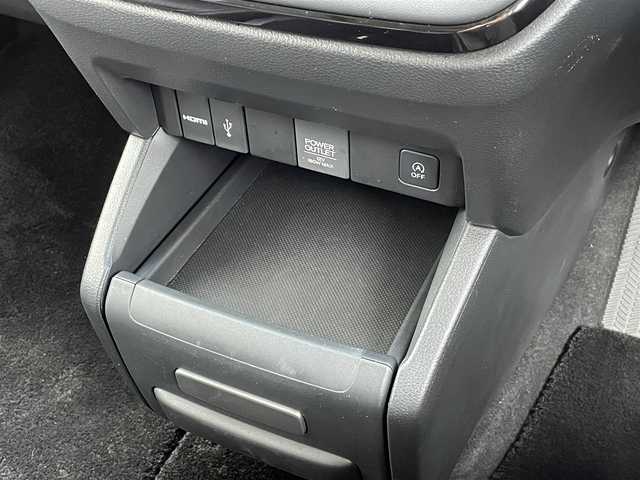 ホンダ オデッセイ アブソルート EX 熊本県 2022(令4)年 4万km パール 純正10インチナビ（VXU-227DYi）/・フルセグTV/Bluetooth/DVD/CD/HDMI/純正12.8型フリップダウンモニター/全周囲カメラ/両側パワースライドドア/パワーテールゲート/シートヒーター/純正前後ドライブレコーダー/前後コーナーセンサー/ビルトインETC2.0/純正18インチアルミホイール/純正フロアマット/純正ドアバイザー/ホンダセンシング/・標識認識システム/・CMBS（衝突軽減システム）/・ACC先行車検知音/・先行車発信警報/・路外逸脱抑制システム/・レーンキープアシストシステム/・ブラインドスポットシステム