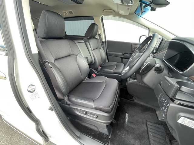 ホンダ オデッセイ アブソルート EX 熊本県 2022(令4)年 4万km パール 純正10インチナビ（VXU-227DYi）/・フルセグTV/Bluetooth/DVD/CD/HDMI/純正12.8型フリップダウンモニター/全周囲カメラ/両側パワースライドドア/パワーテールゲート/シートヒーター/純正前後ドライブレコーダー/前後コーナーセンサー/ビルトインETC2.0/純正18インチアルミホイール/純正フロアマット/純正ドアバイザー/ホンダセンシング/・標識認識システム/・CMBS（衝突軽減システム）/・ACC先行車検知音/・先行車発信警報/・路外逸脱抑制システム/・レーンキープアシストシステム/・ブラインドスポットシステム