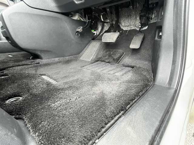 ホンダ オデッセイ アブソルート EX 熊本県 2022(令4)年 4万km パール 純正10インチナビ（VXU-227DYi）/・フルセグTV/Bluetooth/DVD/CD/HDMI/純正12.8型フリップダウンモニター/全周囲カメラ/両側パワースライドドア/パワーテールゲート/シートヒーター/純正前後ドライブレコーダー/前後コーナーセンサー/ビルトインETC2.0/純正18インチアルミホイール/純正フロアマット/純正ドアバイザー/ホンダセンシング/・標識認識システム/・CMBS（衝突軽減システム）/・ACC先行車検知音/・先行車発信警報/・路外逸脱抑制システム/・レーンキープアシストシステム/・ブラインドスポットシステム