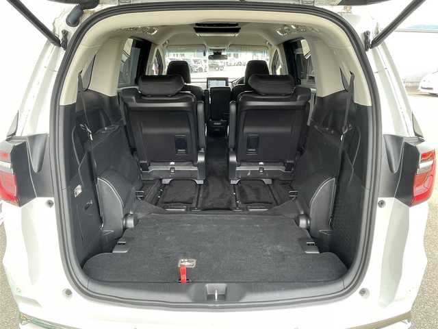 ホンダ オデッセイ アブソルート EX 熊本県 2022(令4)年 4万km パール 純正10インチナビ（VXU-227DYi）/・フルセグTV/Bluetooth/DVD/CD/HDMI/純正12.8型フリップダウンモニター/全周囲カメラ/両側パワースライドドア/パワーテールゲート/シートヒーター/純正前後ドライブレコーダー/前後コーナーセンサー/ビルトインETC2.0/純正18インチアルミホイール/純正フロアマット/純正ドアバイザー/ホンダセンシング/・標識認識システム/・CMBS（衝突軽減システム）/・ACC先行車検知音/・先行車発信警報/・路外逸脱抑制システム/・レーンキープアシストシステム/・ブラインドスポットシステム