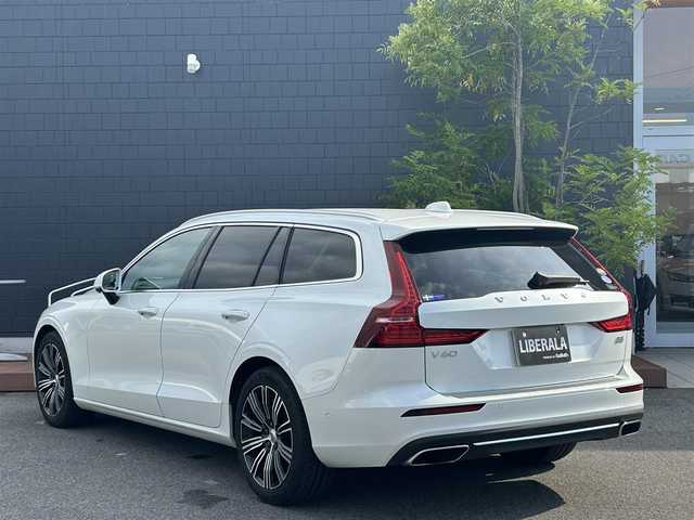 ボルボ Ｖ６０ B5 インスクリプション 滋賀県 2020(令2)年 2.5万km パール 純正ナビ/フルセグテレビ/360°カメラ/ETC/純正ドライブレコーダー前後/レザーシート/シートヒーター/ベンチレーションシート/追従クルーズコントロール/パイロットアシスト/ステアリングアシスト/ハンズフリーパワーテールゲート