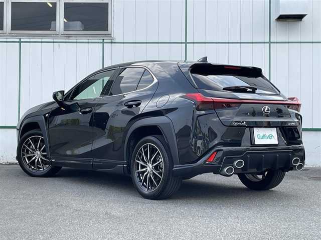 レクサス ＵＸ 200 Fスポーツ 山梨県 2020(令2)年 6万km グラファイトブラックガラスフレーク サンルーフ/赤革シート/TOM’S製エアロ/TOM’S製18インチアルミホイール/純正12.3インチナビ/Bluetooth接続/フルセグTV/バックカメラ/ETC2.0/前席パワーシート/前席シートヒーター/前席シートベンチレーション/ステアリングヒーター/パドルシフト/取扱説明書/保証書