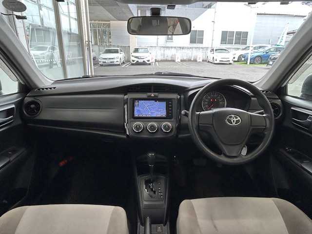 トヨタ カローラ アクシオ 1．5X 宮城県 2015(平27)年 15.7万km スーパーホワイトⅡ 4WD/純正メモリナビ/AM/FM/BT/CD/フルセグTV/バックカメラ/社外アルミ夏タイヤ15インチ/フロントワイパーデアイサー/ヘッドランプレベライザー/横滑り防止装置/衝突被害軽減システム/ウィンカードアミラー/ETC/保証書・記録簿・取扱説明書