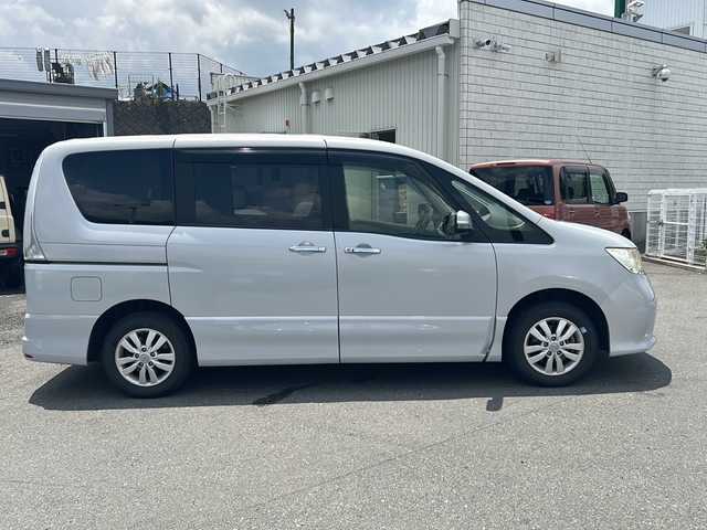 日産 セレナ ハイウェイスター 山梨県 2012(平24)年 5.4万km エターナルスノーホワイト 4WD/片側パワースライドドア/純正ナビ/フルセグTV/純正フロアマット/純正アルミホイール/リアエアコン/ETC/クルーズコントロール/スマートキー/エンジンスターター