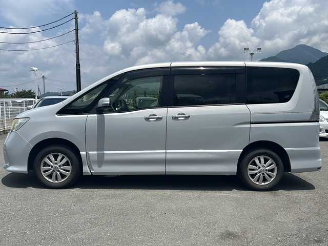 日産 セレナ ハイウェイスター 山梨県 2012(平24)年 5.4万km エターナルスノーホワイト 4WD/片側パワースライドドア/純正ナビ/フルセグTV/純正フロアマット/純正アルミホイール/リアエアコン/ETC/クルーズコントロール/スマートキー/エンジンスターター