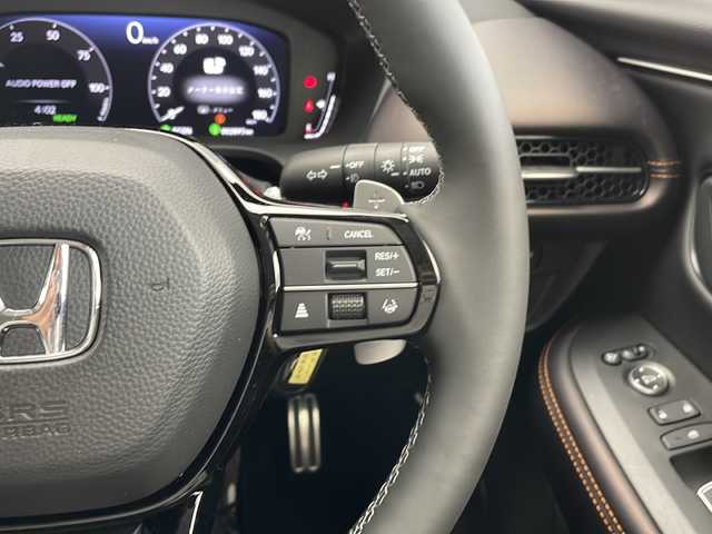 ホンダ ＺＲ－Ｖ ハイブリッド e:HEV Z 愛知県 2024(令6)年 0.3万km プラチナホワイトパール ホンダセンシング/衝突軽減システム/BOSEプレミアムサウンド/純正9型DAナビ　ナビ機能あり/全方位カメラ/レーダークルーズコントロール/シートヒーター/フルセグ/Bluetooth/バックカメラ/電動リアゲート/パワーシート/コーナーセンサー/純正アルミホイール/ETC２．０/ブラインドスポットモニター/LEDヘッドライト/ステアリングヒーター/オートマチックハイビーム/フロント、サイドガーニッシュ/テールゲートスポイラー