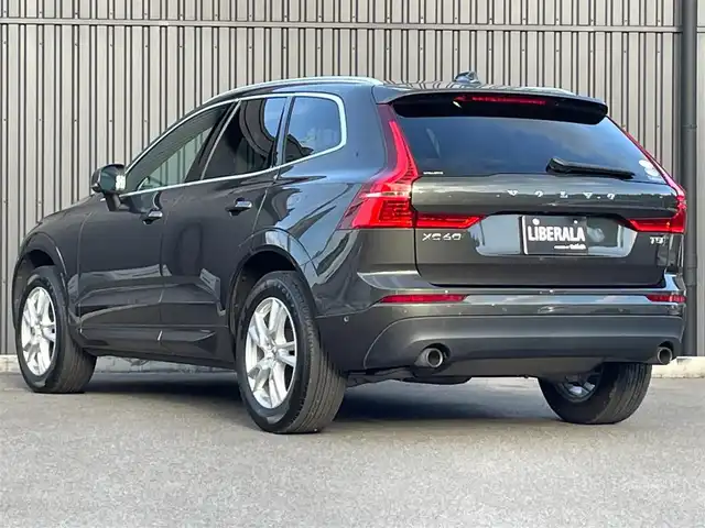 ボルボ ＸＣ６０ T5 AWD モーメンタム 福島県 2018(平30)年 4.8万km グレー ワンオーナー/アダプティブクルーズコントロール/ブラインドスポットモニター/レーンキープアシスト/茶革シート/パワーシート(前席)/シートヒーター(前席)/パワーリアゲート/フットオープナー/純正ナビ(BT/USB/CD)/AppleCarPlay/フルセグTV/360°カメラ/純正18AW/自動駐車/パーキングアシスト/コーナーリングライト/アダプティブヘッドライト/ドライブレコーダー(前方)/ETC/取扱説明書/保証書/スペアキー