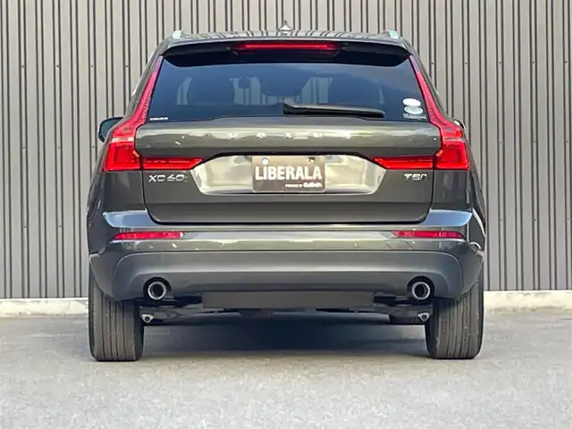 ボルボ ＸＣ６０ T5 AWD モーメンタム 福島県 2018(平30)年 4.8万km グレー ワンオーナー/アダプティブクルーズコントロール/ブラインドスポットモニター/レーンキープアシスト/茶革シート/パワーシート(前席)/シートヒーター(前席)/パワーリアゲート/フットオープナー/純正ナビ(BT/USB/CD)/AppleCarPlay/フルセグTV/360°カメラ/純正18AW/自動駐車/パーキングアシスト/コーナーリングライト/アダプティブヘッドライト/ドライブレコーダー(前方)/ETC/取扱説明書/保証書/スペアキー