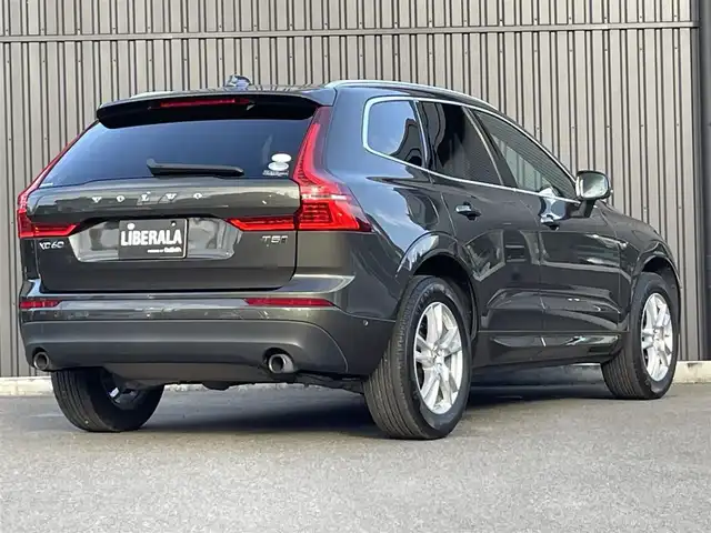 ボルボ ＸＣ６０ T5 AWD モーメンタム 福島県 2018(平30)年 4.8万km グレー ワンオーナー/アダプティブクルーズコントロール/ブラインドスポットモニター/レーンキープアシスト/茶革シート/パワーシート(前席)/シートヒーター(前席)/パワーリアゲート/フットオープナー/純正ナビ(BT/USB/CD)/AppleCarPlay/フルセグTV/360°カメラ/純正18AW/自動駐車/パーキングアシスト/コーナーリングライト/アダプティブヘッドライト/ドライブレコーダー(前方)/ETC/取扱説明書/保証書/スペアキー