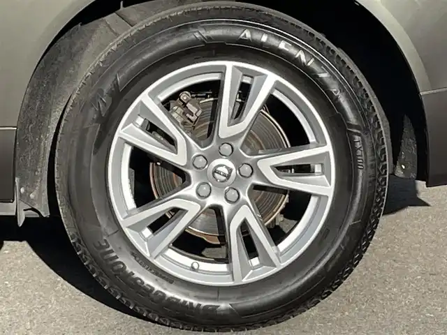 ボルボ ＸＣ６０ T5 AWD モーメンタム 福島県 2018(平30)年 4.8万km グレー ワンオーナー/アダプティブクルーズコントロール/ブラインドスポットモニター/レーンキープアシスト/茶革シート/パワーシート(前席)/シートヒーター(前席)/パワーリアゲート/フットオープナー/純正ナビ(BT/USB/CD)/AppleCarPlay/フルセグTV/360°カメラ/純正18AW/自動駐車/パーキングアシスト/コーナーリングライト/アダプティブヘッドライト/ドライブレコーダー(前方)/ETC/取扱説明書/保証書/スペアキー