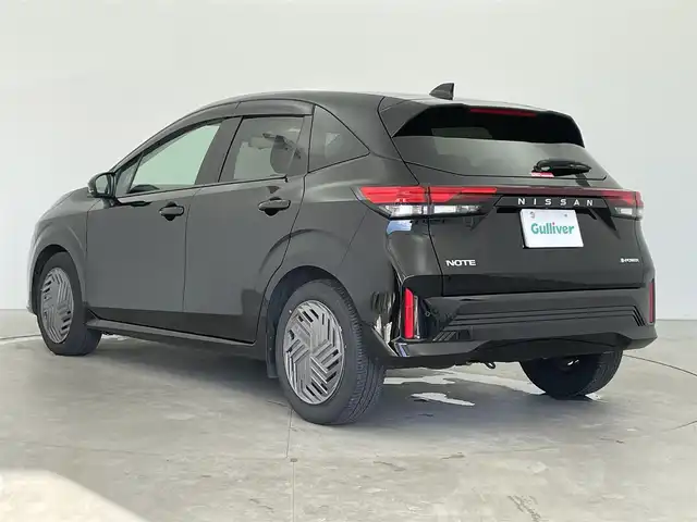 日産 ノート X 富山県 2024(令6)年 3.6万km スーパーブラック 純正9型ナビ（AM/FM/BT/フルセグ）/全方位カメラ/ドライブレコーダー/ETC/デジタルインナーミラー/オートホールド付電子パーキング/ブラインドスポットモニター/衝突被害軽減システム/レーダークルーズコントロール/レーンキープアシスト/コーナーセンサー/横滑り防止装置/アイドリングストップ/オートLEDライト/オートマチックハイビーム/純正フロアマット/ステアリングスイッチ/スマートキー/スペアキー