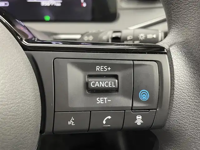 日産 ノート X 富山県 2024(令6)年 3.6万km スーパーブラック 純正9型ナビ（AM/FM/BT/フルセグ）/全方位カメラ/ドライブレコーダー/ETC/デジタルインナーミラー/オートホールド付電子パーキング/ブラインドスポットモニター/衝突被害軽減システム/レーダークルーズコントロール/レーンキープアシスト/コーナーセンサー/横滑り防止装置/アイドリングストップ/オートLEDライト/オートマチックハイビーム/純正フロアマット/ステアリングスイッチ/スマートキー/スペアキー