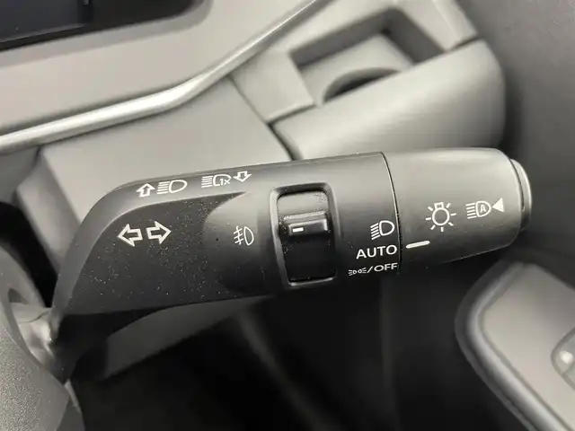 日産 ノート X 富山県 2024(令6)年 3.6万km スーパーブラック 純正9型ナビ（AM/FM/BT/フルセグ）/全方位カメラ/ドライブレコーダー/ETC/デジタルインナーミラー/オートホールド付電子パーキング/ブラインドスポットモニター/衝突被害軽減システム/レーダークルーズコントロール/レーンキープアシスト/コーナーセンサー/横滑り防止装置/アイドリングストップ/オートLEDライト/オートマチックハイビーム/純正フロアマット/ステアリングスイッチ/スマートキー/スペアキー