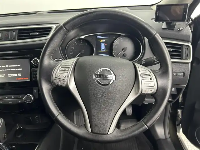 日産 エクストレイル ハイブリッド 20X エマージェンシーブレーキ 道央・札幌 2017(平29)年 6万km チタニウムカーキ ・４WD/・メーカーナビ/・アラウンドビューモニター/・ビルトインETC/・社外レーダー/・前後ドライブレコーダー/・エマージェンシーブレーキ/・クルーズコントロール/・ブラインドスポットモニター/・クリアランスソナー/・パーキングアシスト/・カプロンシート/・前席シートヒーター/・パワーバックドア/・LEDヘッドライト/・フォグライト/・プッシュスタート/・スマートキー/・純正フロアマット/・ドアバイザー
