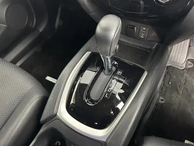 日産 エクストレイル ハイブリッド 20X エマージェンシーブレーキ 道央・札幌 2017(平29)年 6万km チタニウムカーキ ・４WD/・メーカーナビ/・アラウンドビューモニター/・ビルトインETC/・社外レーダー/・前後ドライブレコーダー/・エマージェンシーブレーキ/・クルーズコントロール/・ブラインドスポットモニター/・クリアランスソナー/・パーキングアシスト/・カプロンシート/・前席シートヒーター/・パワーバックドア/・LEDヘッドライト/・フォグライト/・プッシュスタート/・スマートキー/・純正フロアマット/・ドアバイザー